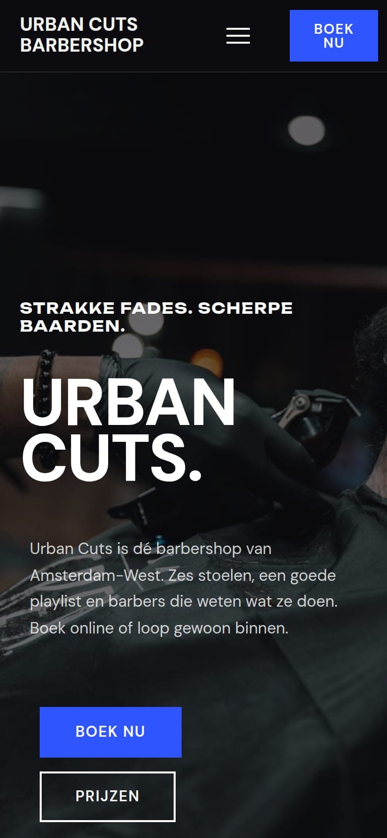Dezelfde barbershop-website op een telefoon